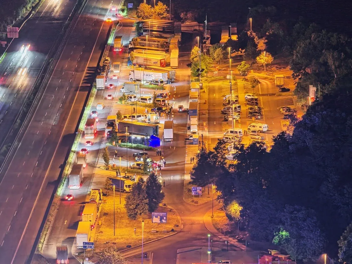 Pkw-Aufbrüche Mainz Sieben Pkw-Aufbrüche in Mainz-Mombach mit eingeschlagenen Seitenscheiben Polizeieinsatz